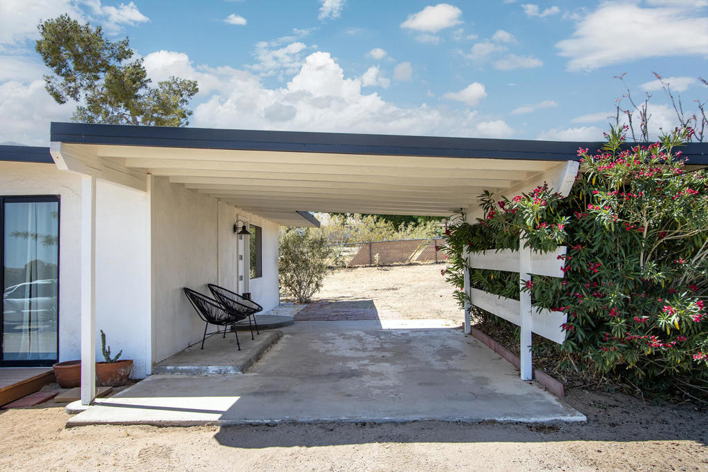 6673 Hillview Road Property Photo 6