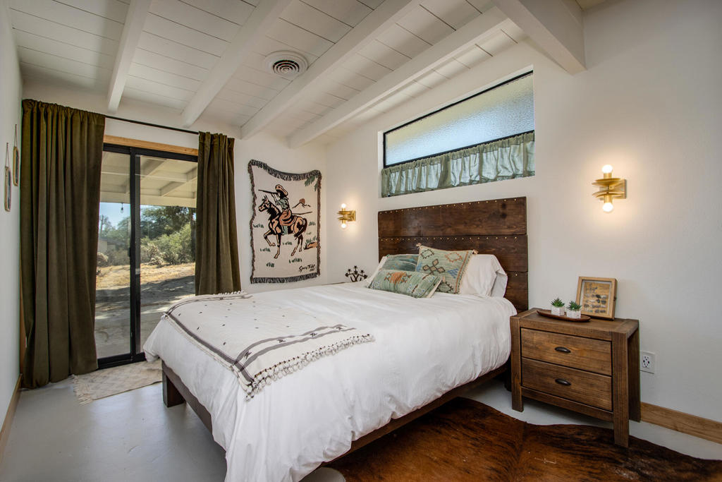 6673 Hillview Road Property Photo 13