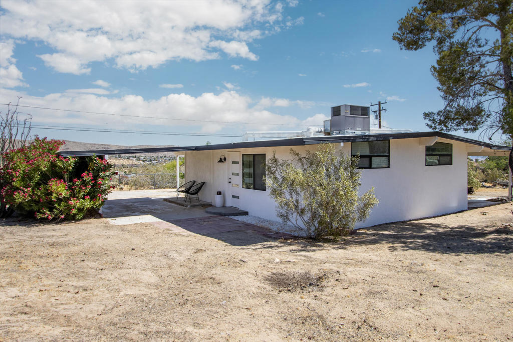 6673 Hillview Road Property Photo 17