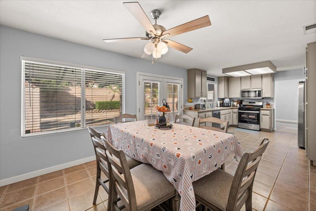 1046 W 57th Street . Property Photo 15