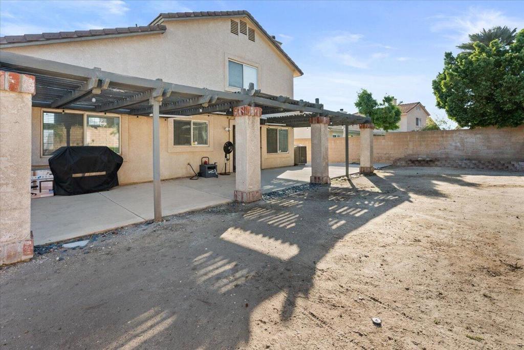 1046 W 57th Street . Property Photo 33