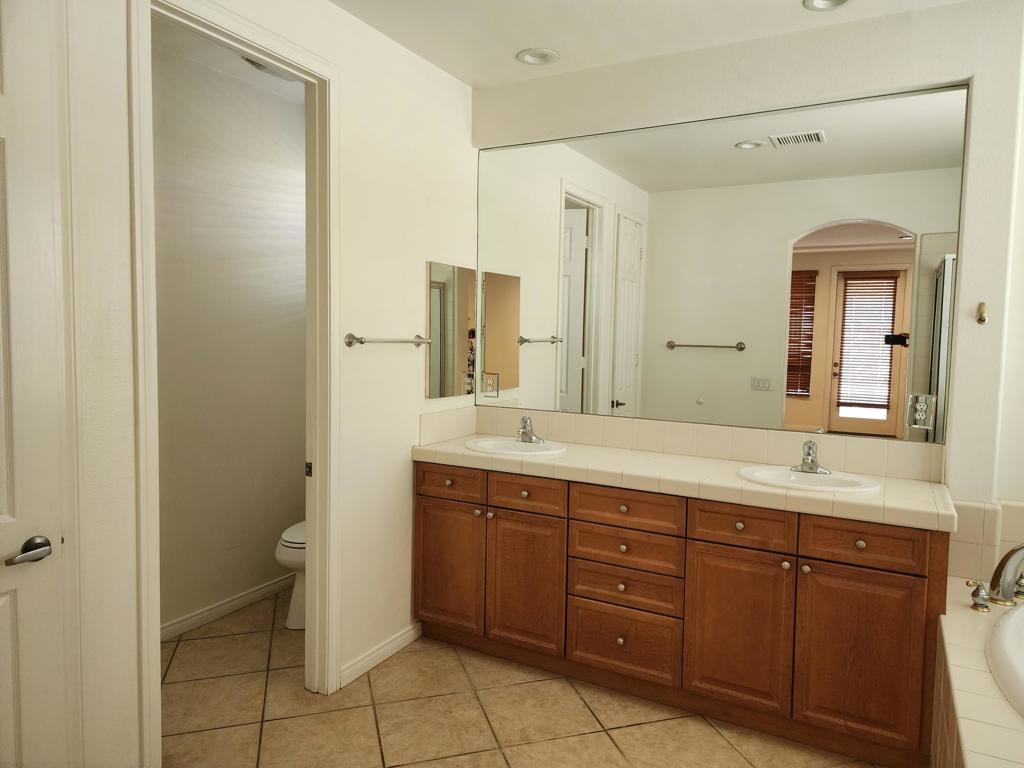 175 Via Milano Property Photo 7