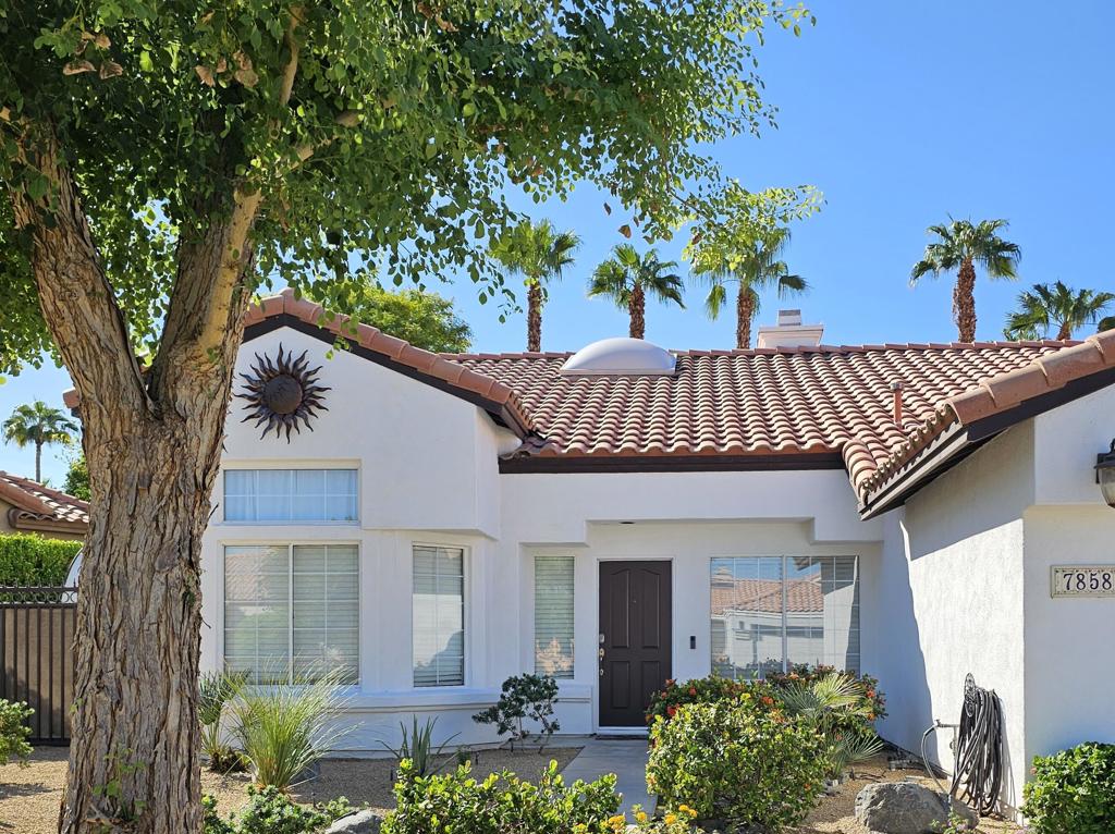 78585 Villeta Drive Property Photo 4