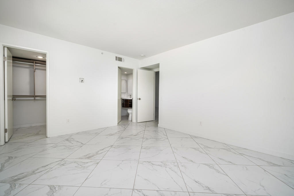 255 S Avenida Caballeros 322 Property Photo 25