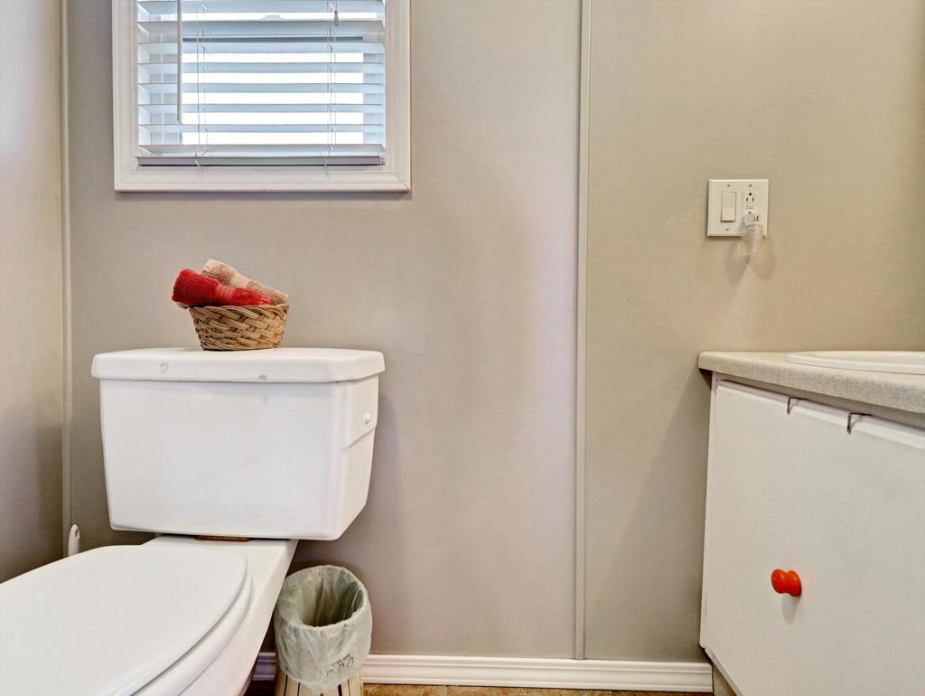 3 Hoover Property Photo 10