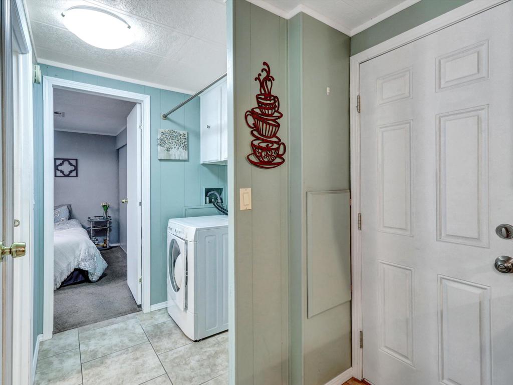 3 Hoover Property Photo 19