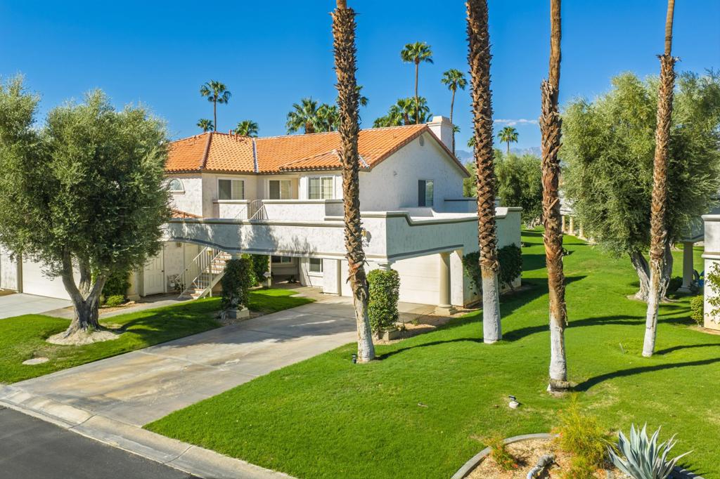 674 Vista Lago Circle N Property Photo 1