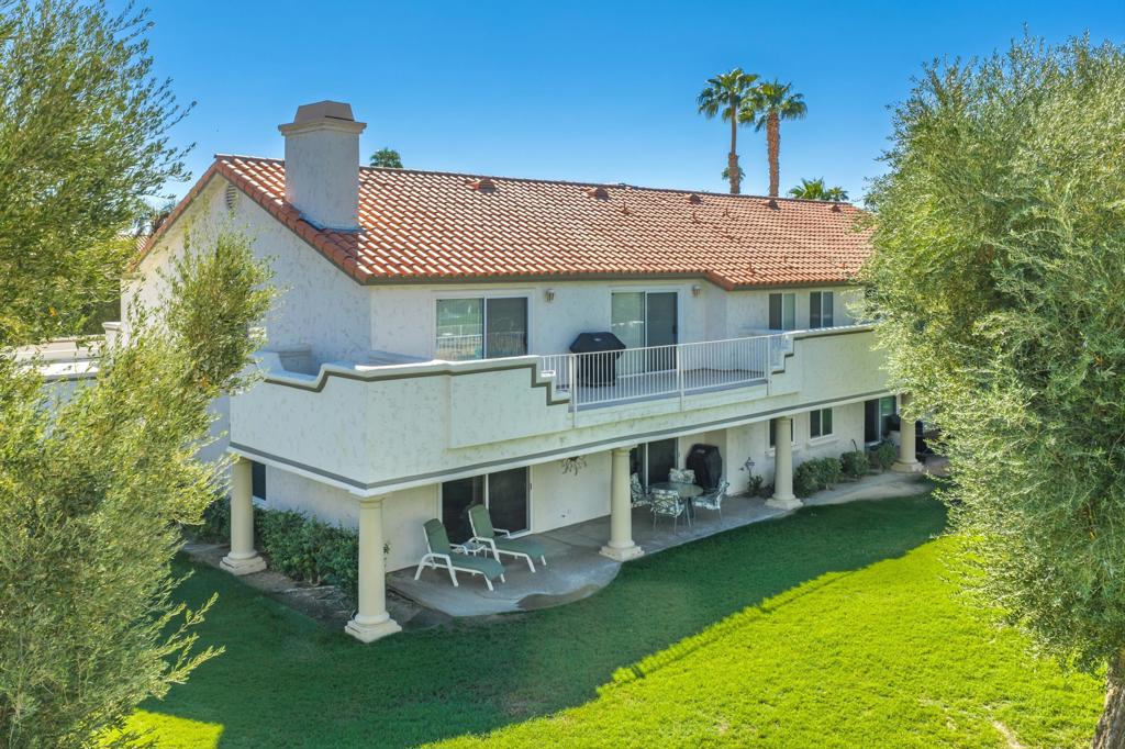 674 Vista Lago Circle N Property Photo 3