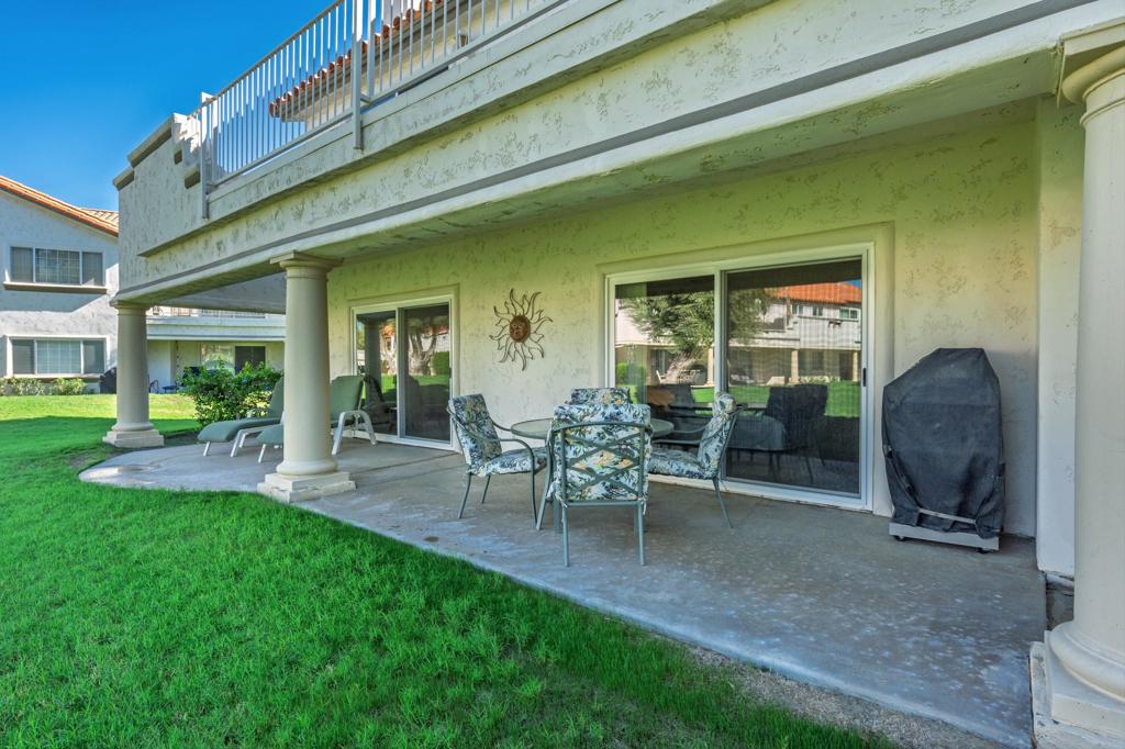 674 Vista Lago Circle N Property Photo 5