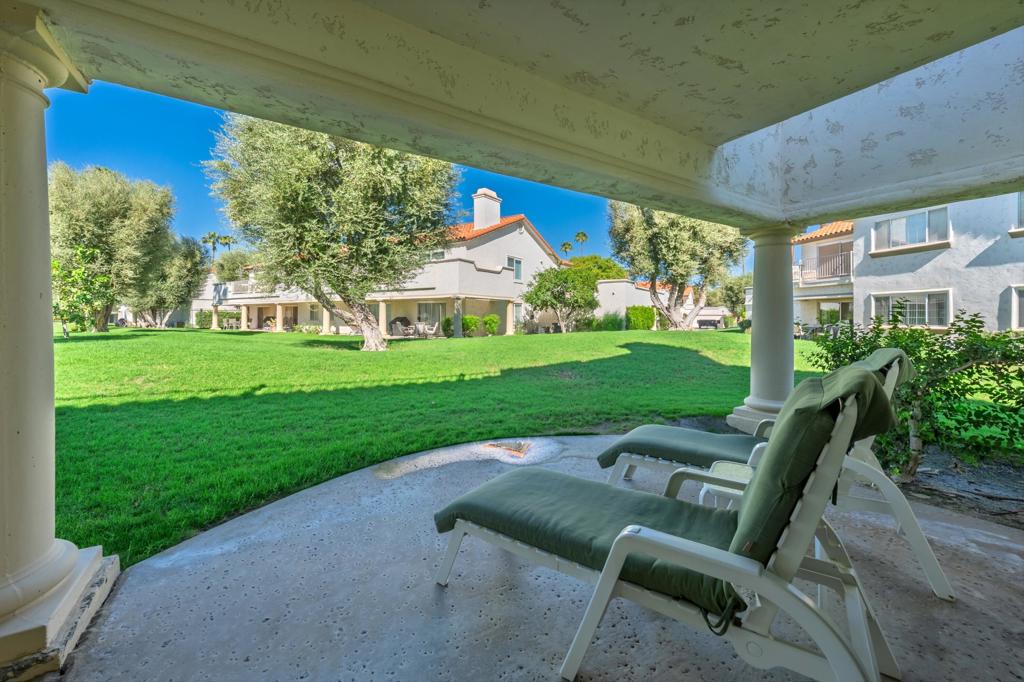 674 Vista Lago Circle N Property Photo 10