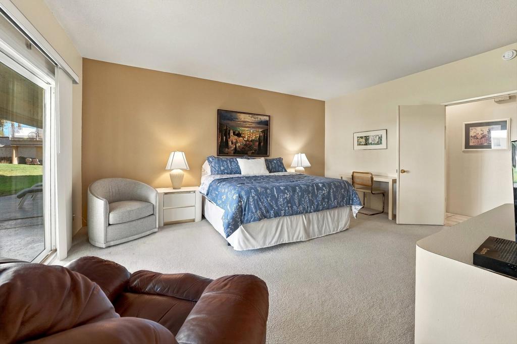 674 Vista Lago Circle N Property Photo 25