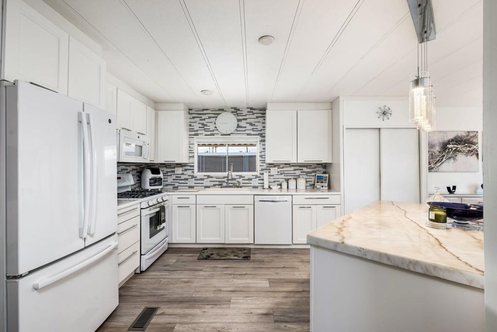 38890 Desert Greens Drive W Property Photo 11