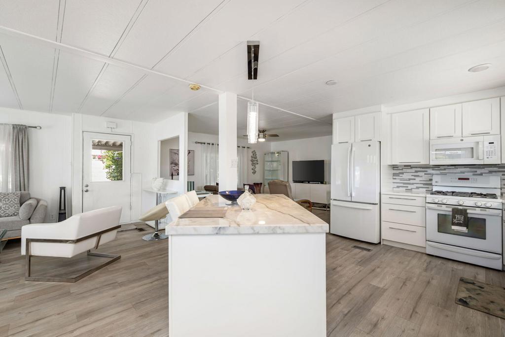 38890 Desert Greens Drive W Property Photo 13
