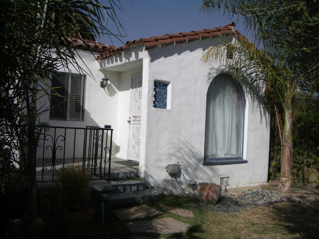 2227 S Redondo Boulevard Property Photo 4
