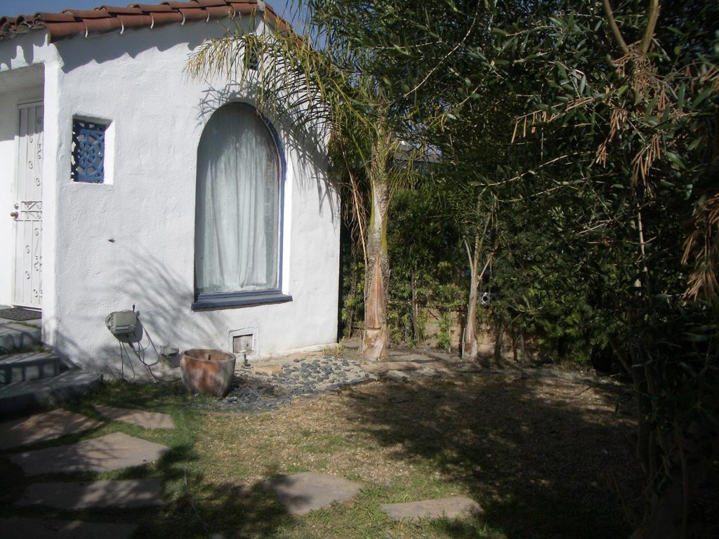 2227 S Redondo Boulevard Property Photo 5