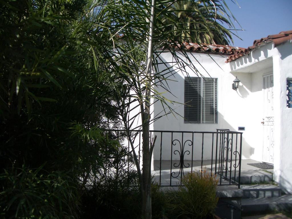 2227 S Redondo Boulevard Property Photo 6