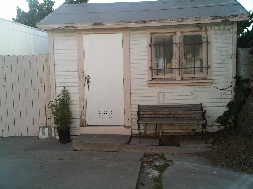 2227 S Redondo Boulevard Property Photo 12