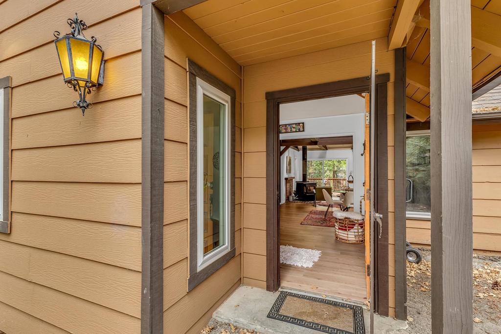 52230 Sylvan Way Property Photo 6