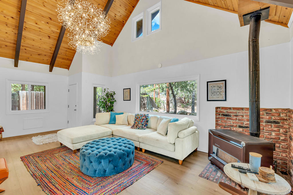 52230 Sylvan Way Property Photo 10
