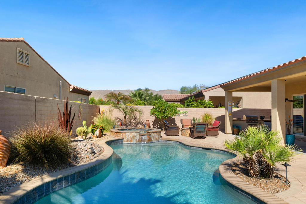 38897 Camino Buendia Property Photo 1