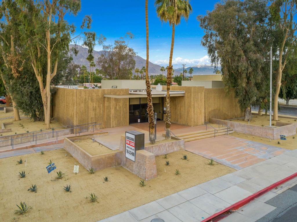 211 N Sunrise Way Property Photo 9