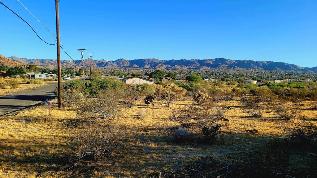 6186 El Reposo Street Property Photo 1