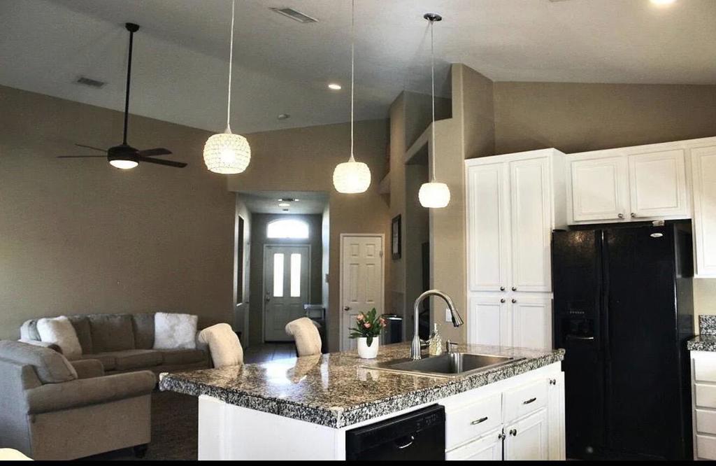 79729 Carmel Valley Avenue Property Photo 6