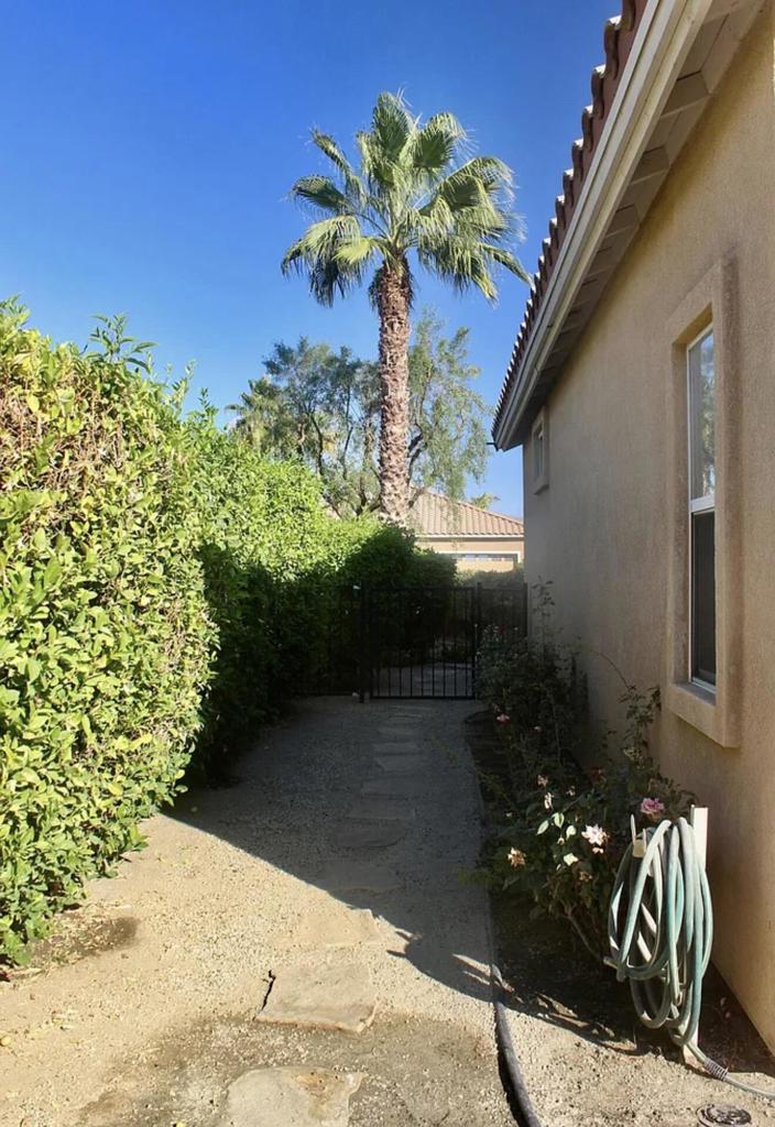 79729 Carmel Valley Avenue Property Photo 7