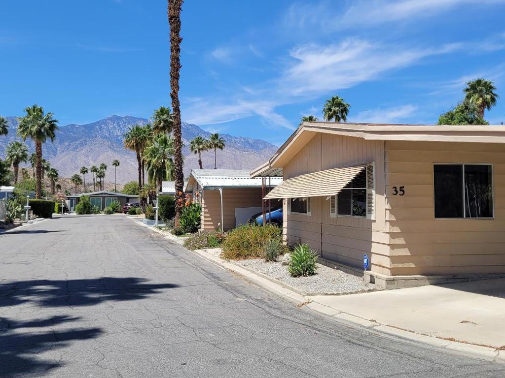 35 Calle De Los Vientos Property Photo 4