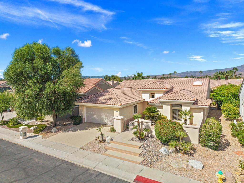 78600 Bougainvillea Drive Property Photo 2