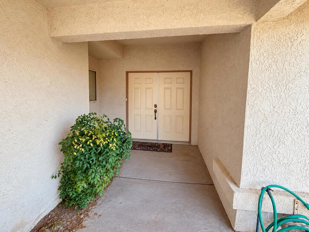 27160 Shadowcrest Lane Property Photo 4