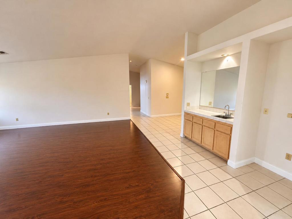 27160 Shadowcrest Lane Property Photo 6