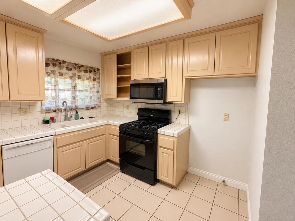 27160 Shadowcrest Lane Property Photo 7