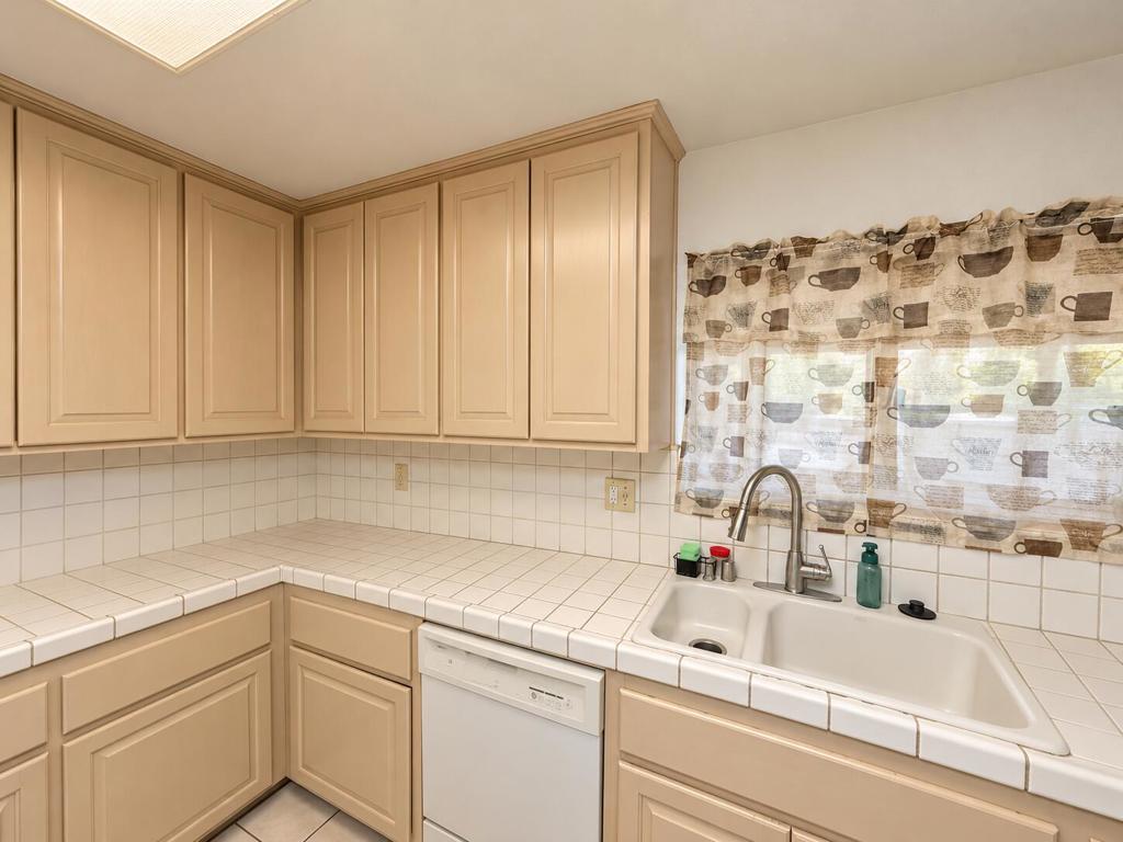 27160 Shadowcrest Lane Property Photo 8