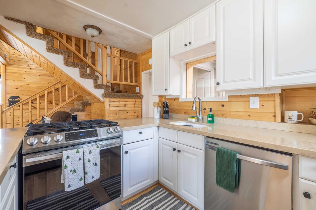 42948 Moonridge Road Property Photo 19