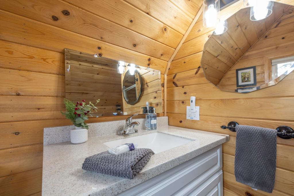42948 Moonridge Road Property Photo 36