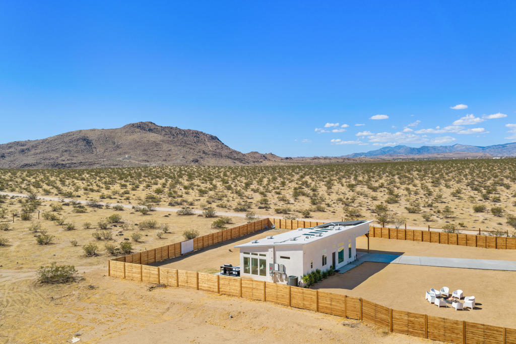 61723 Highland View Drive Property Photo 1