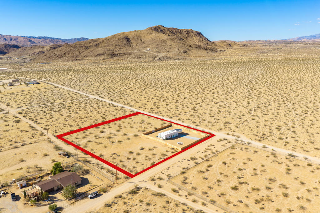 61723 Highland View Drive Property Photo 2