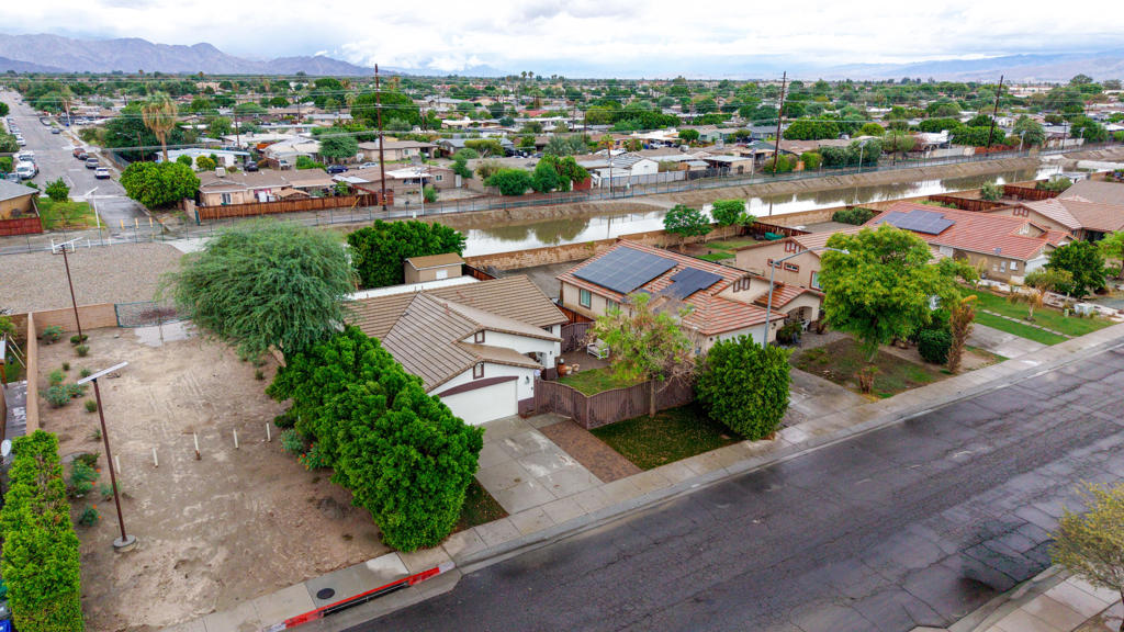 52787 Genoa Street Property Photo 4