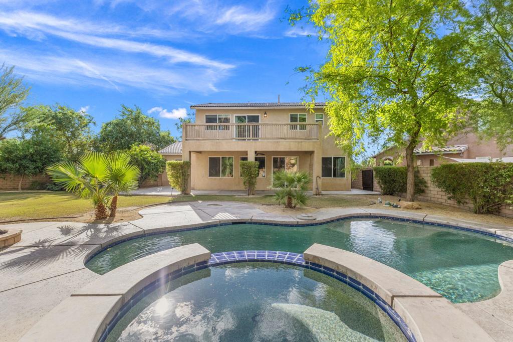 84560 Bellissimo Circle Property Photo 1
