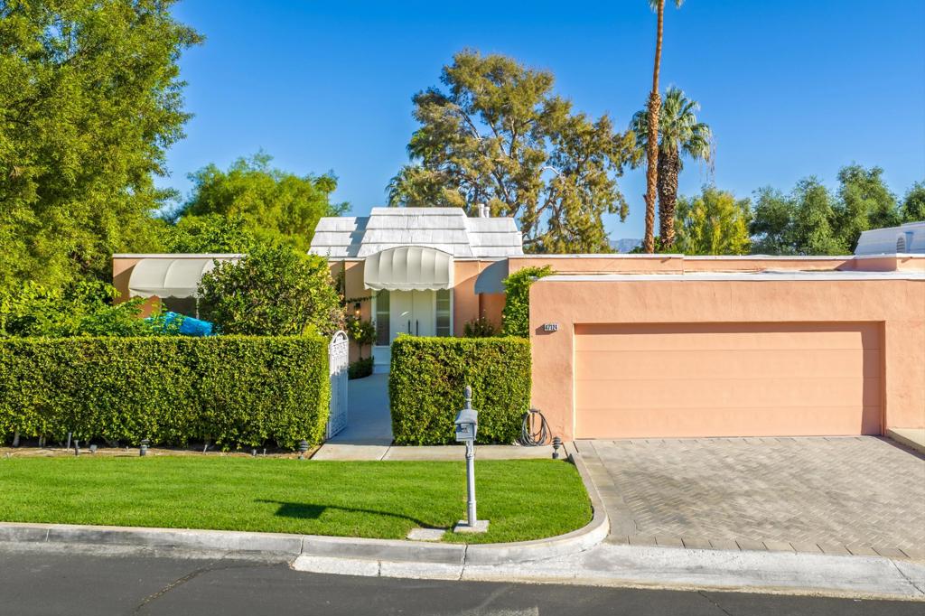 47124 El Menara Circle Property Photo 14
