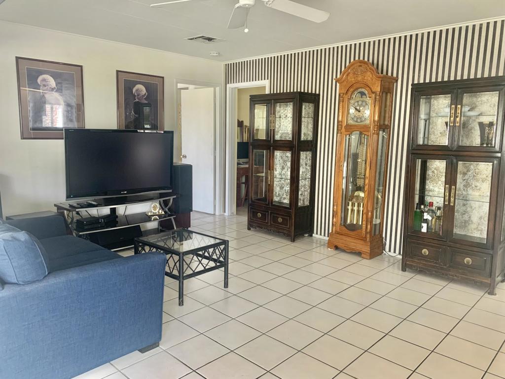 377 Club Circle Drive Property Photo 12