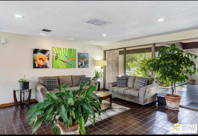 377 Club Circle Drive Property Photo 31