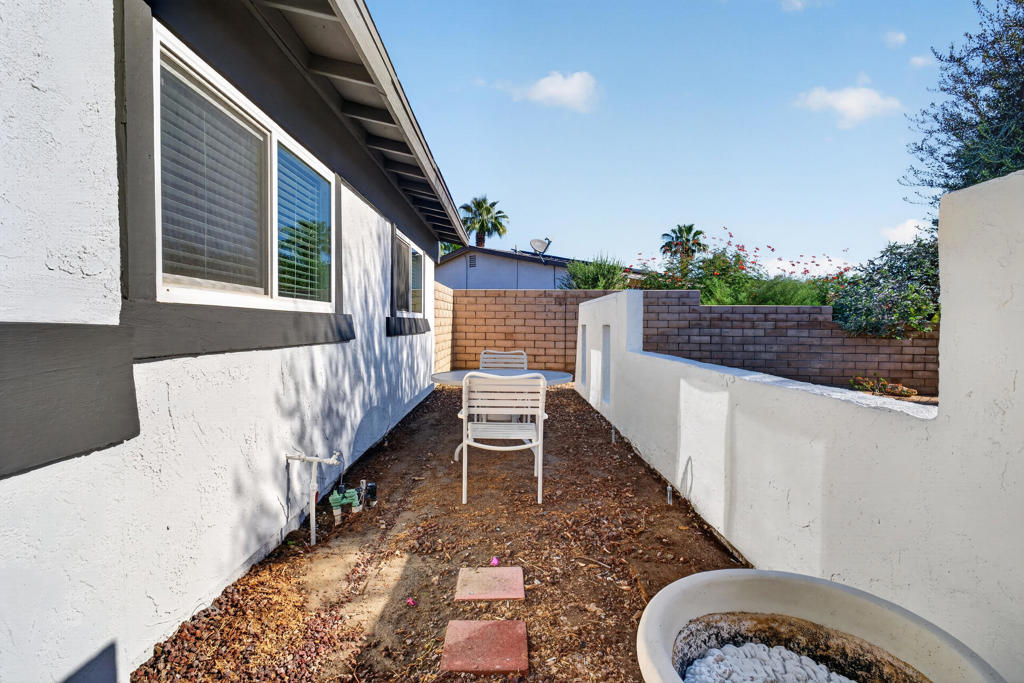 43081 Balsam Lane Property Photo 3