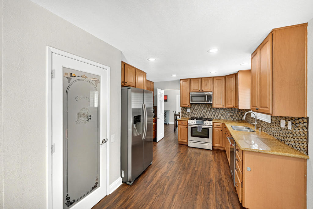 49070 Tango Court Property Photo 7