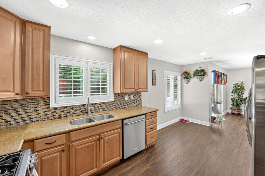 49070 Tango Court Property Photo 8