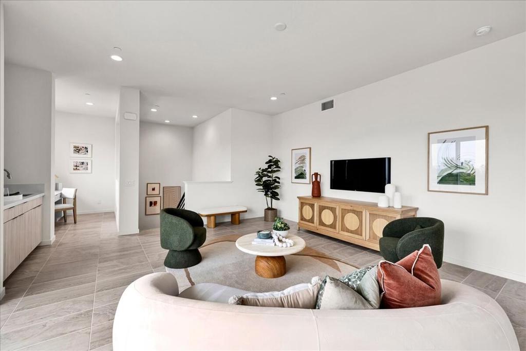 714 Obsidian Loop E Property Photo 4