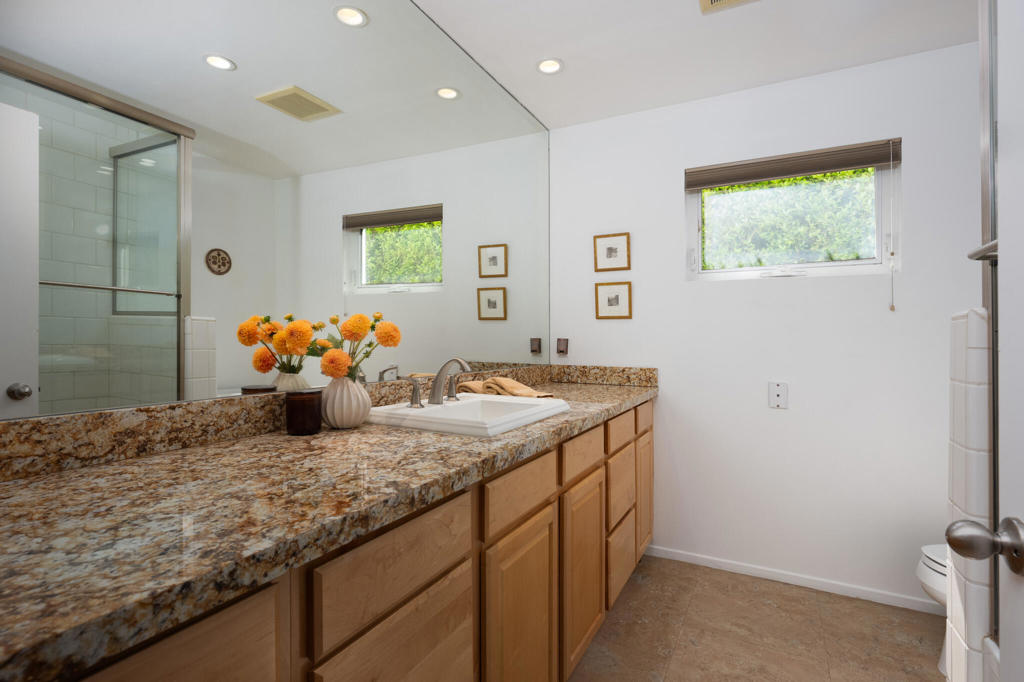 590 N Plaza Amigo Property Photo 36