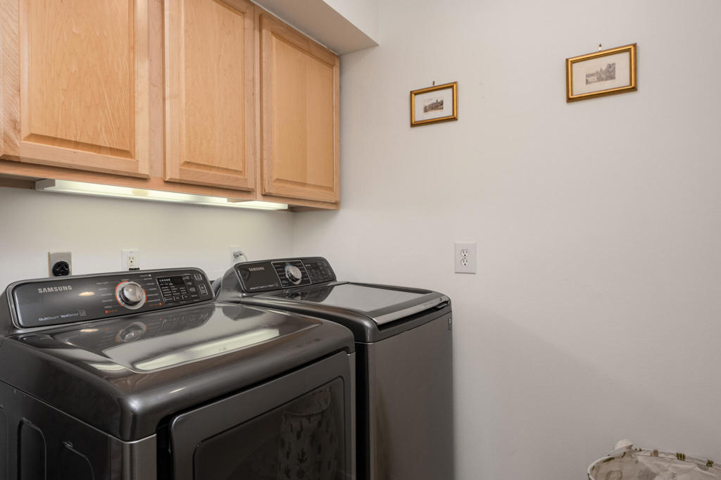 590 N Plaza Amigo Property Photo 46