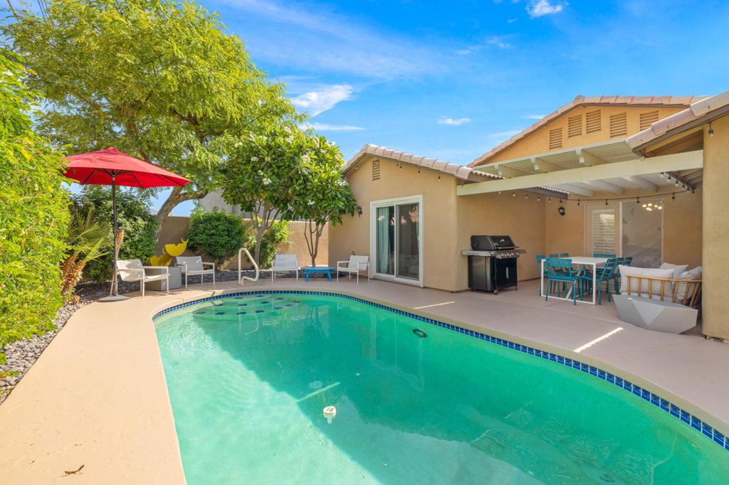 53045 Avenida Alvarado Property Photo 1